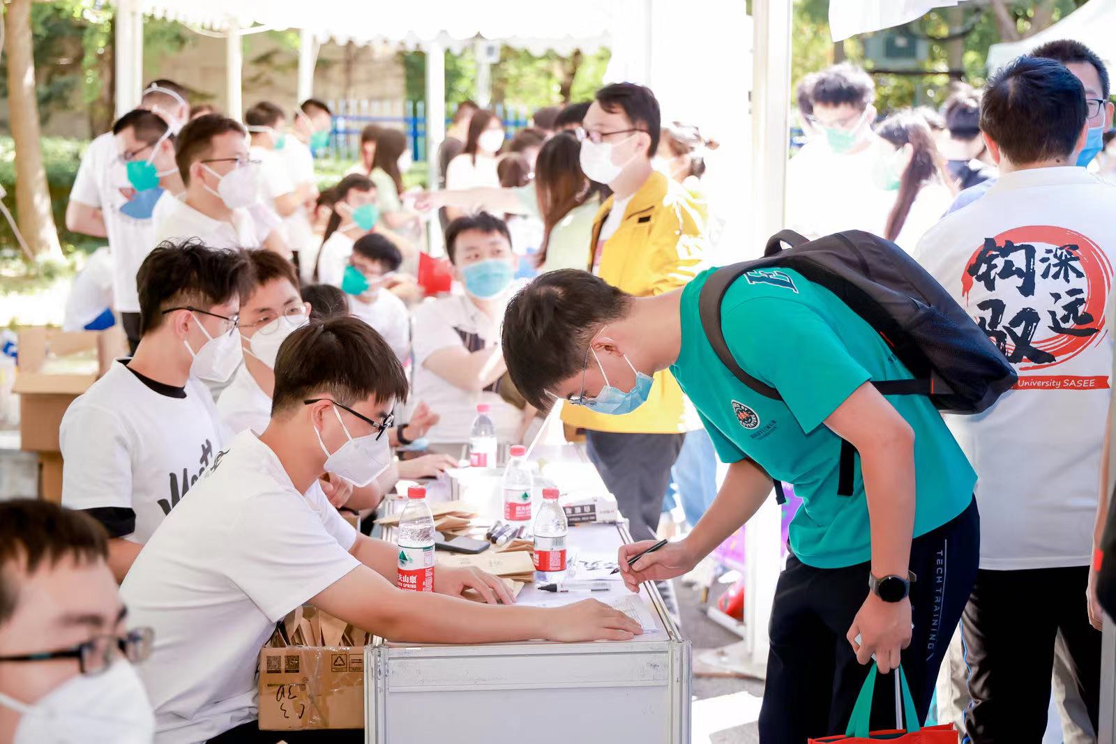 北京航空航天大学6650名研究生新生入学