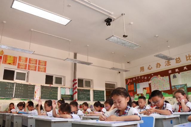 鄂托克旗为教师办实事