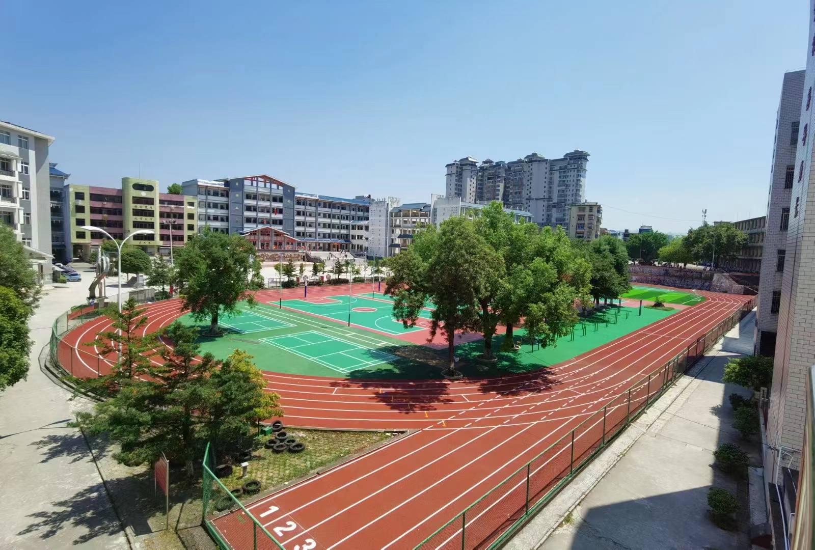 广西融水：加快项目建设 增加教育资源供给