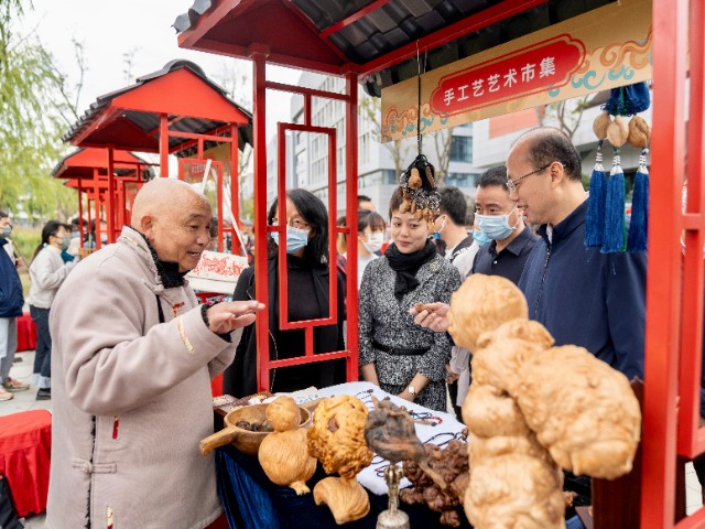 2022中国（成都）传统工艺高峰论坛在成都大学举行