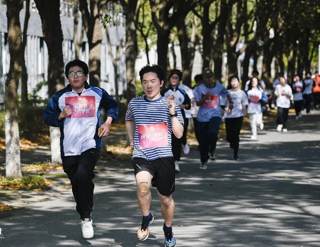 上海海事大学：健康跑引领校园新风尚