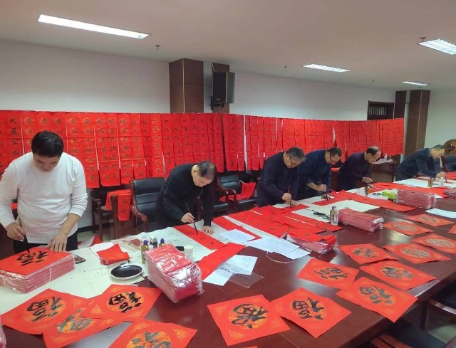 河北省唐山幼儿师范高等专科学校：书法公益活动为群众增年味