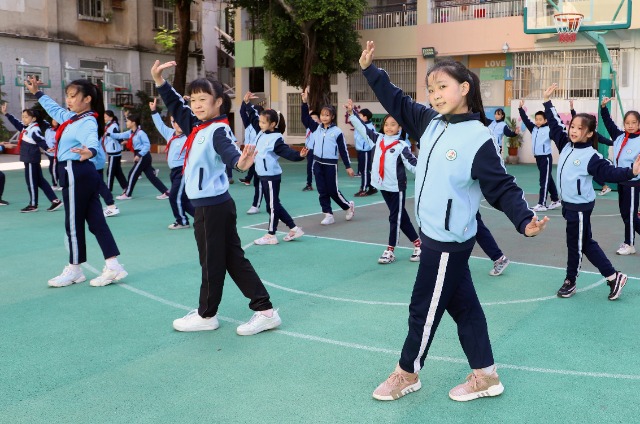 厦门市民立小学：将高甲戏编排成“广播体操”