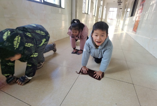 浙江东阳市白云中心小学：“两块抹布”擦亮劳动育人