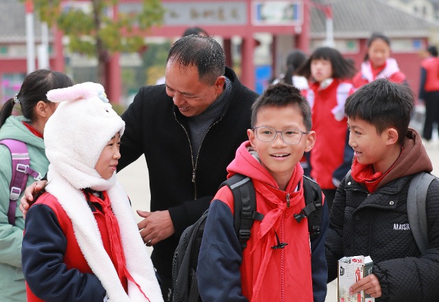 农加贵代表：38年如一日，一个人撑起一所村小