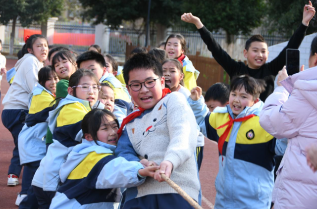 江西省赣州市章贡区第二小学：新学期第一节体育课“热辣滚烫”