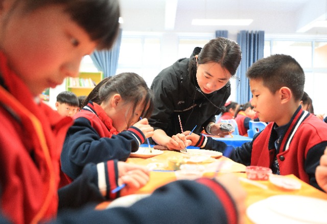 江苏徐州大学路实验学校：缤纷社团活动 魅力校园生活