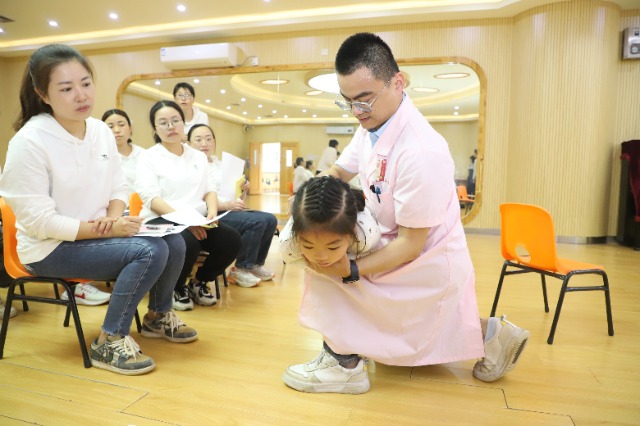 厦门市集美区：多措并举为保育员专业成长搭台