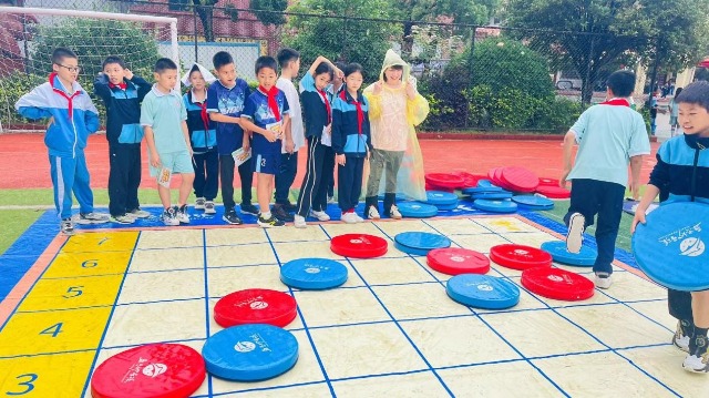 长沙德润园小学办嘉年华活动让学生感受数学魅力